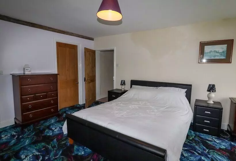 The Manor House At Kenwick Lodge