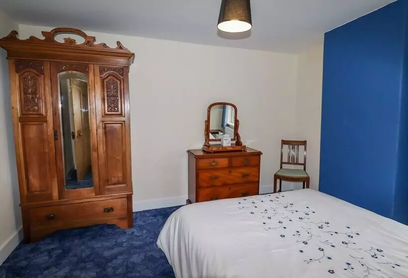 The Manor House At Kenwick Lodge