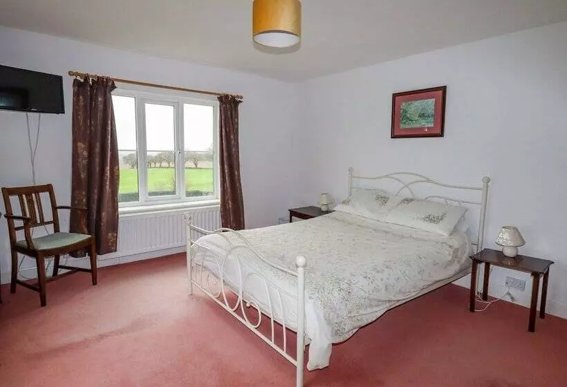 The Manor House At Kenwick Lodge