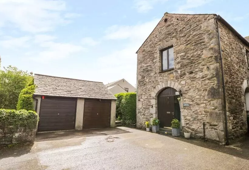 The Old Apple Barn