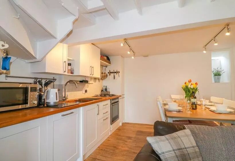 Thrower S Cottage