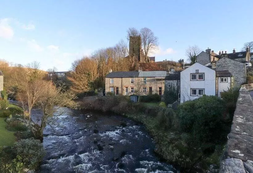 Waterfall Cottage