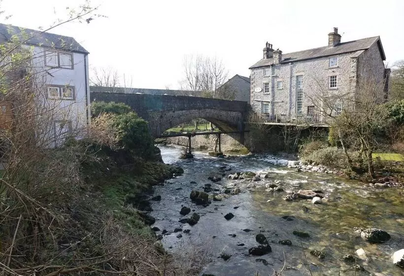 Waterfall Cottage