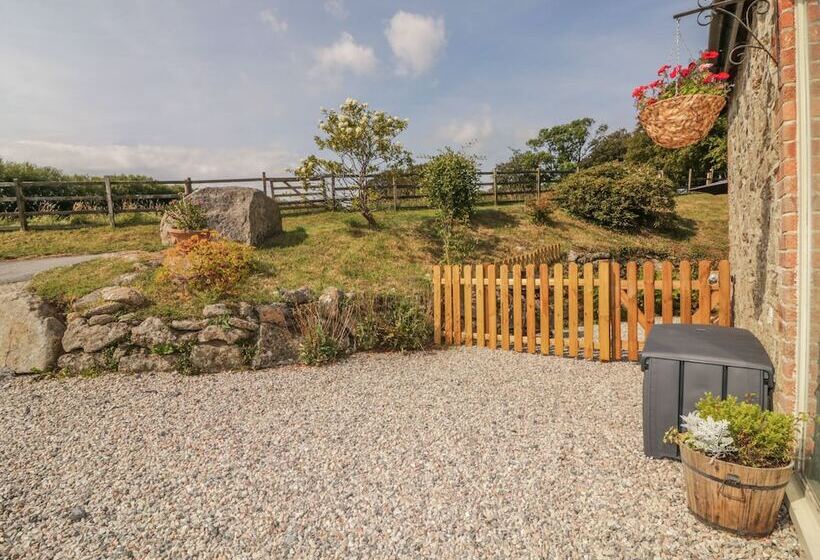 Wingstone Farm Cottage