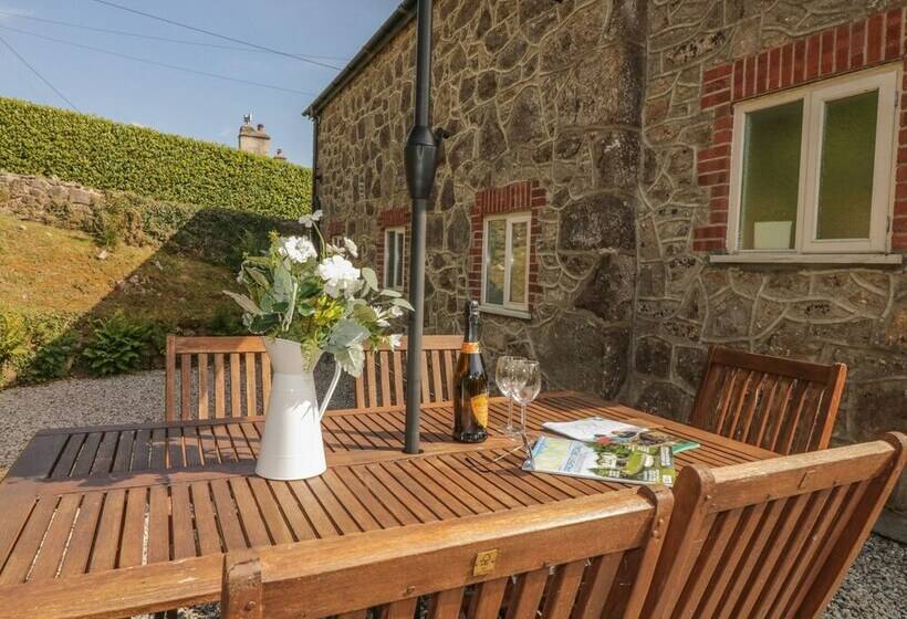 Wingstone Farm Cottage