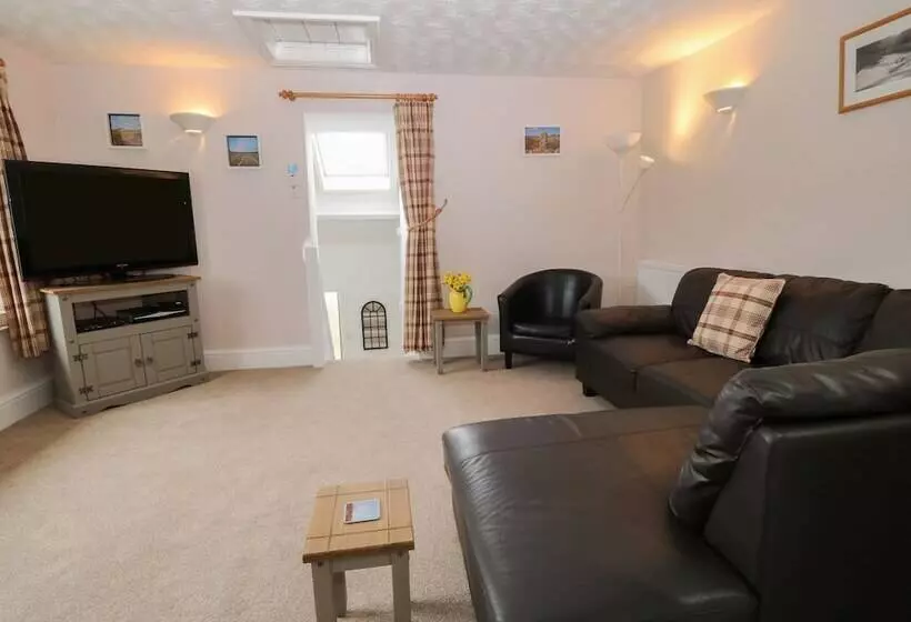 Wingstone Farm Cottage