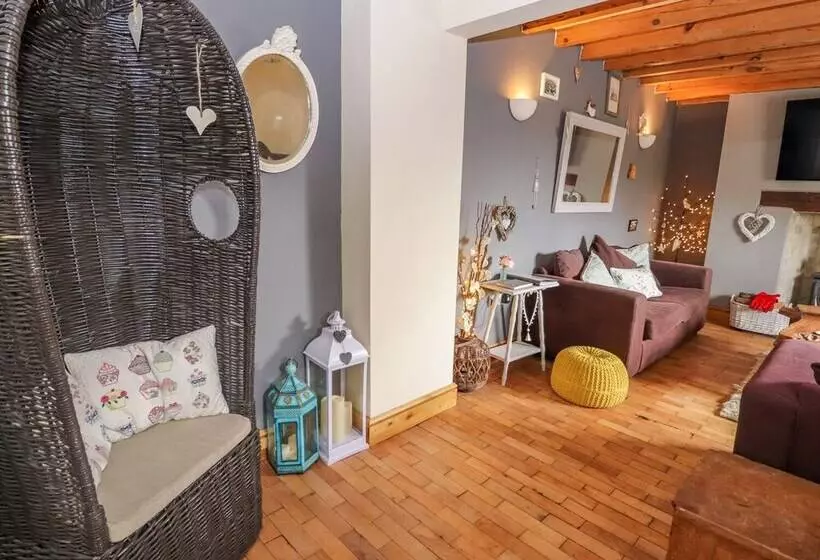 Woodland Cottage