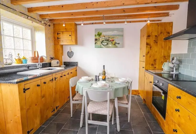Woodland Cottage