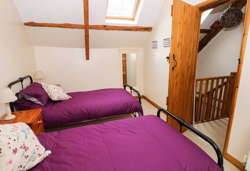 1 Mill Farm Cottages