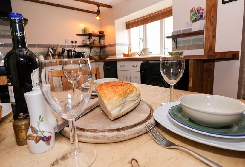 1 Mill Farm Cottages