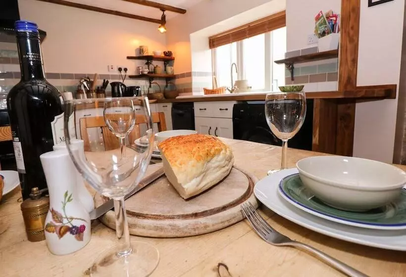 1 Mill Farm Cottages