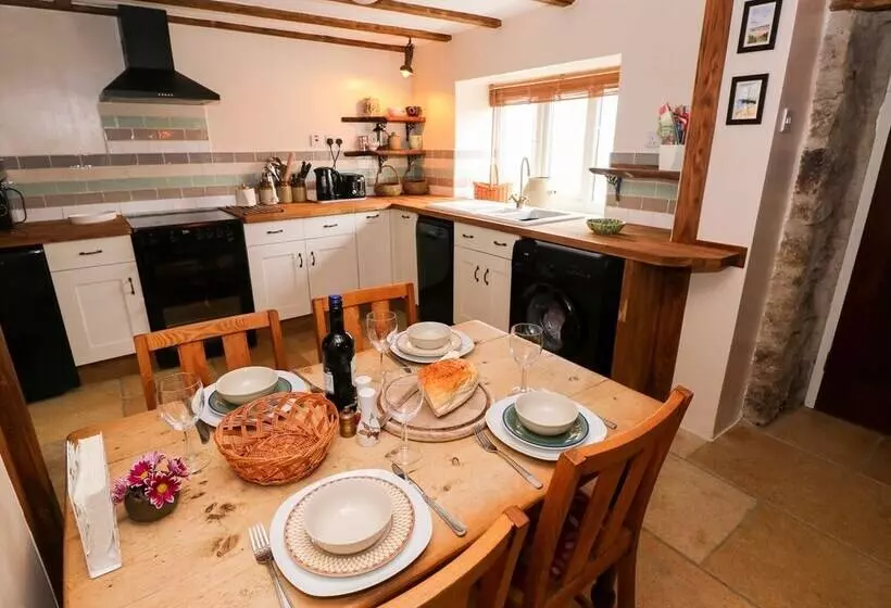 1 Mill Farm Cottages