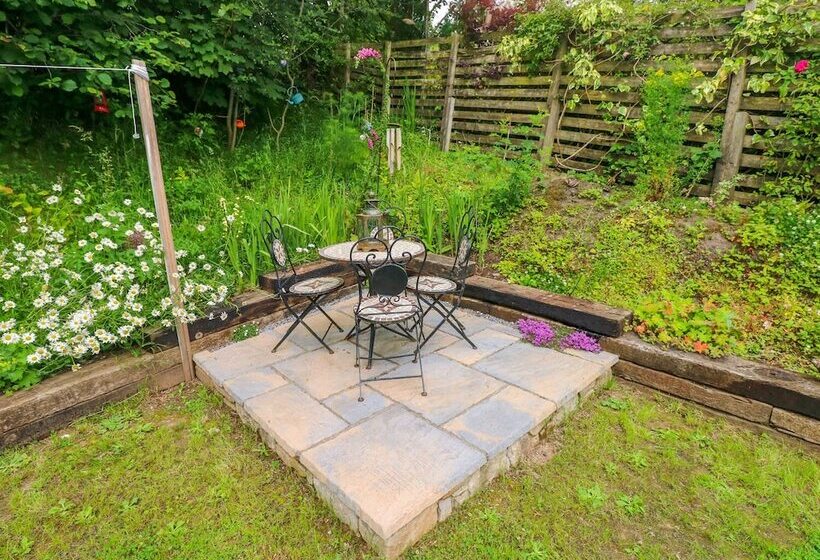 1 Mill Farm Cottages