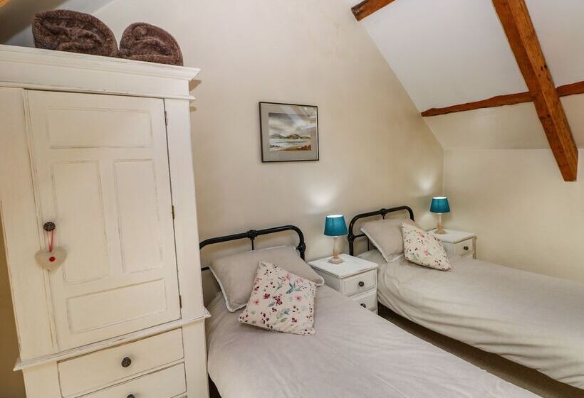 1 Mill Farm Cottages