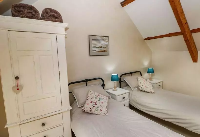 1 Mill Farm Cottages