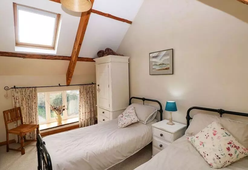1 Mill Farm Cottages