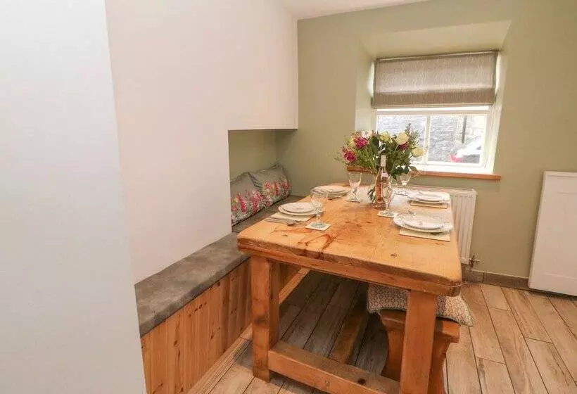Ardeevin Cottage