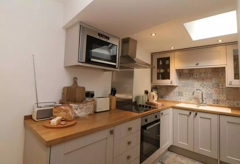 Ardeevin Cottage