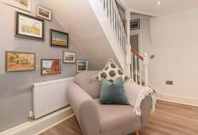 Ardeevin Cottage