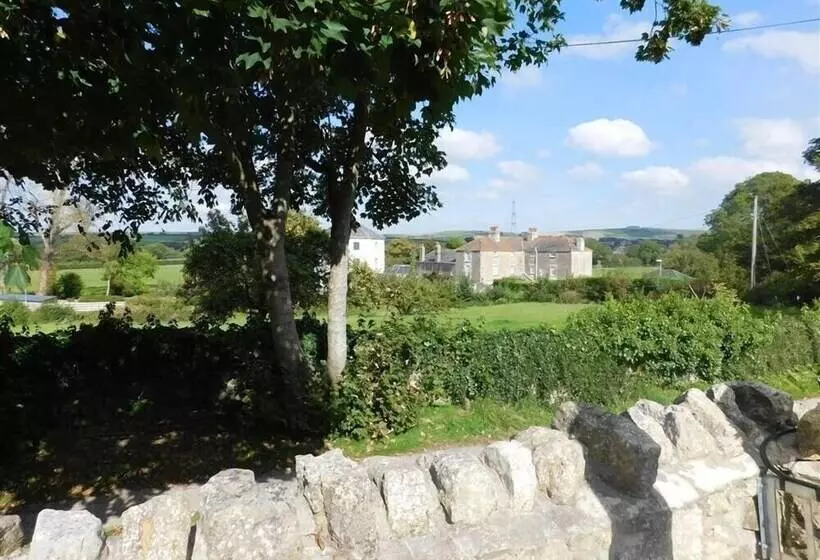 Follis Cottage