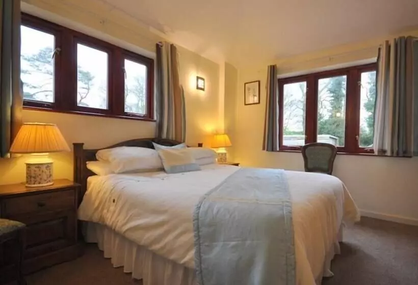 Follis Cottage