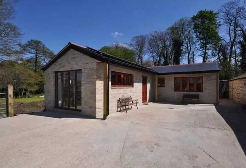 Follis Cottage