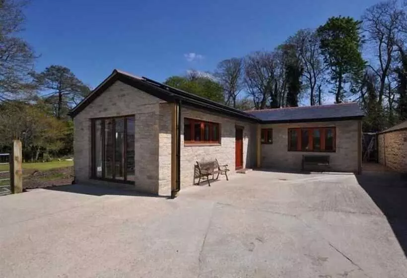 Follis Cottage