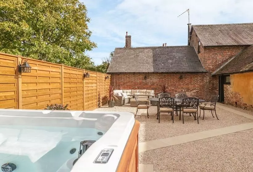 Oak Cottage