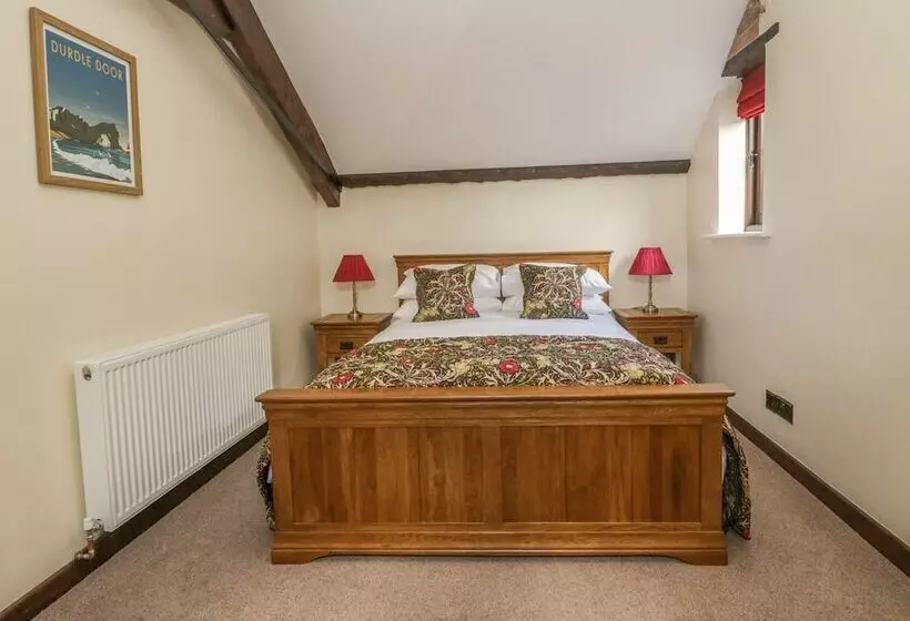 Oak Cottage