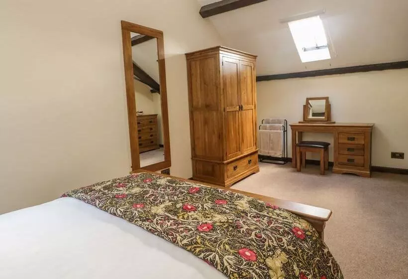 Oak Cottage