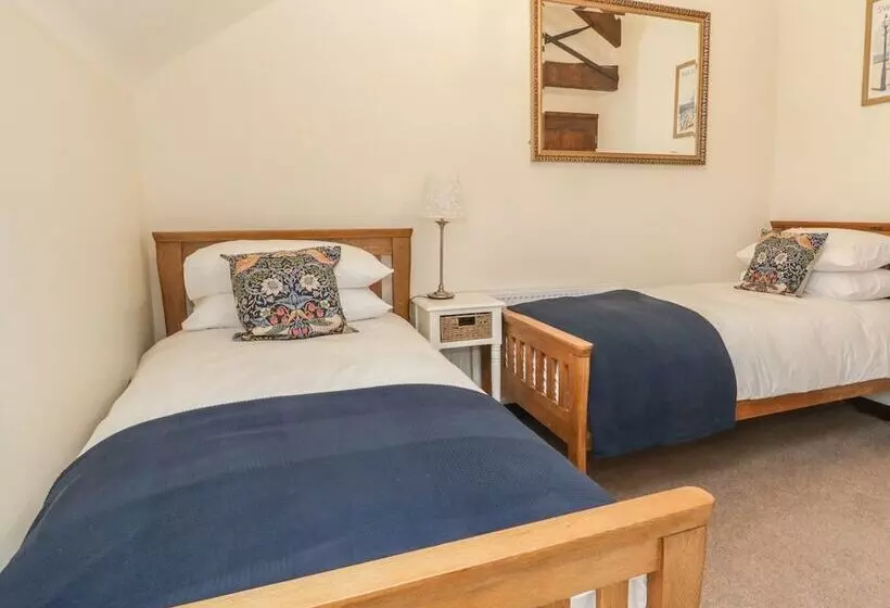 Oak Cottage