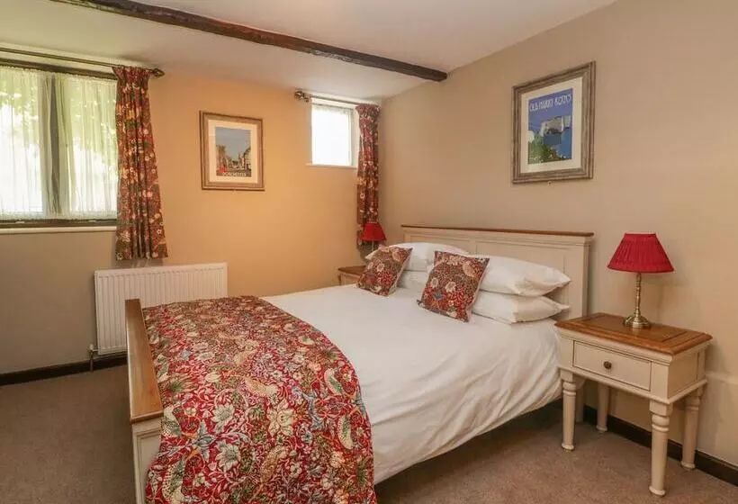 Oak Cottage