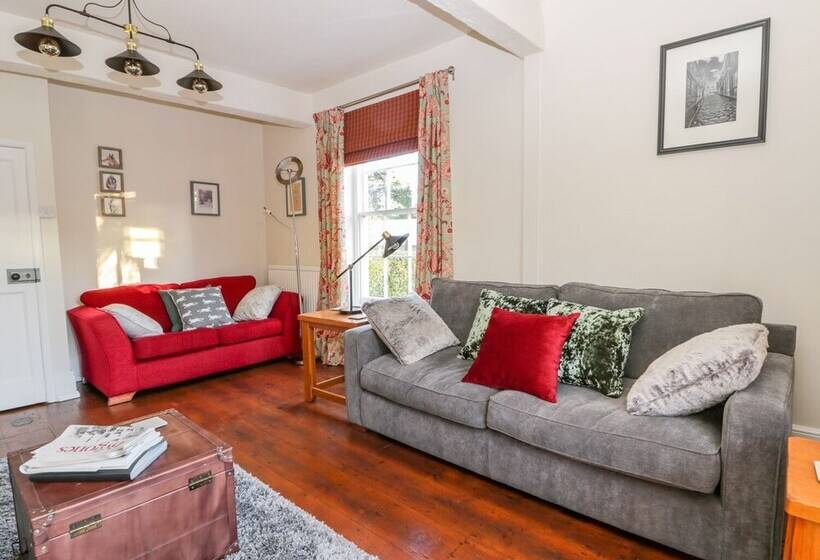 Pelham House Cottage