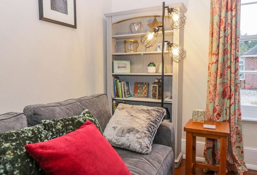 Pelham House Cottage