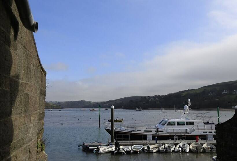 Sandcastles 15a Fore Street