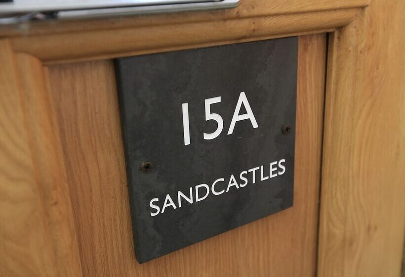 Sandcastles 15a Fore Street