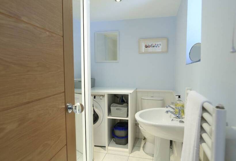 Sandcastles 15a Fore Street