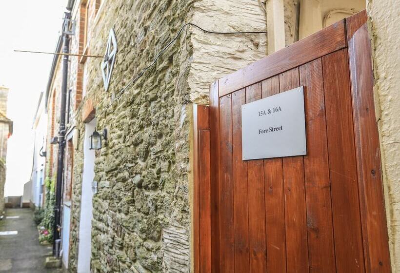 Sandcastles 15a Fore Street