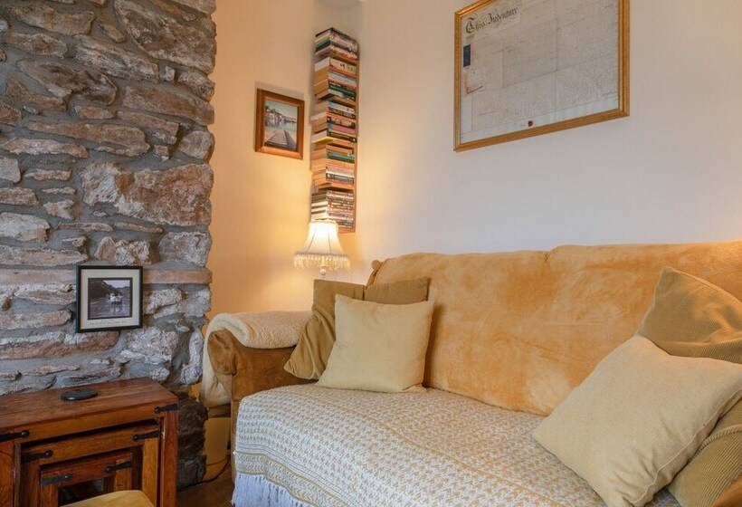 14a Courtenay Street