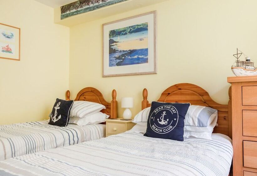 14a Courtenay Street