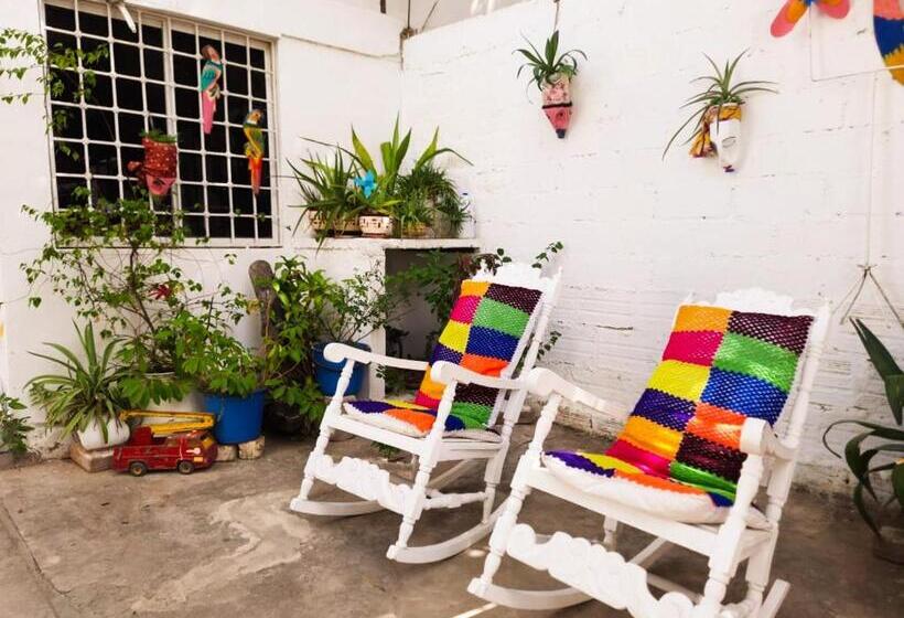 تختخواب و صبحانه Casa Zaida Hostal Vintage