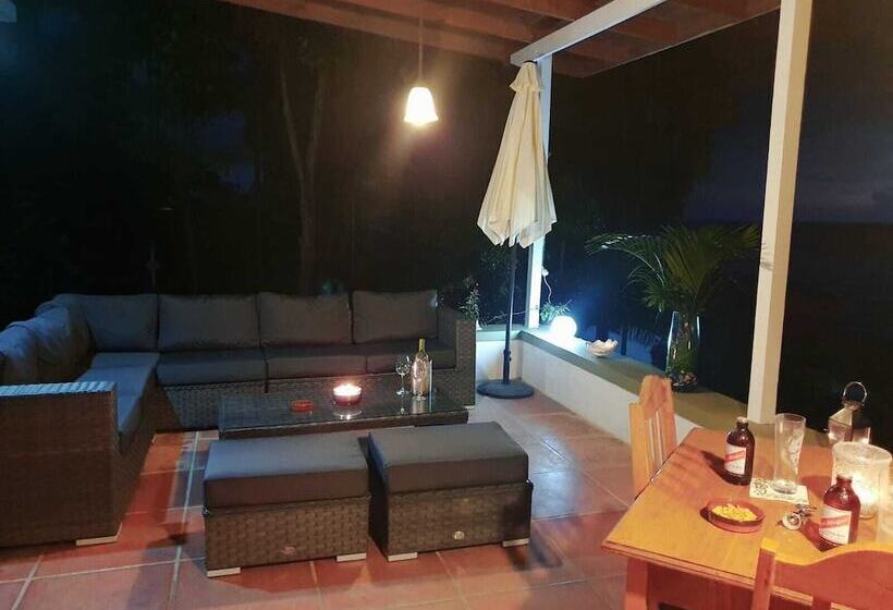 تختخواب و صبحانه Sorrel Bay Retreat Aka Natanias