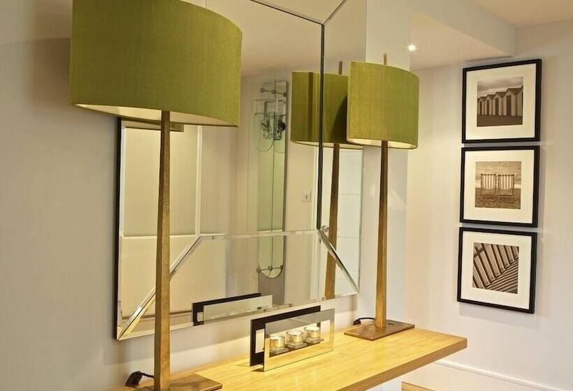 Diddly Squat, 43 Dart Marina