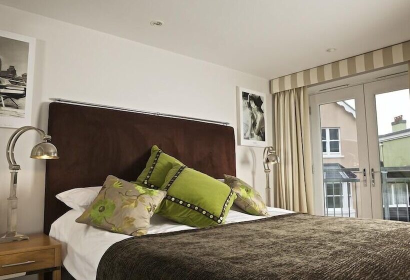 Diddly Squat, 43 Dart Marina