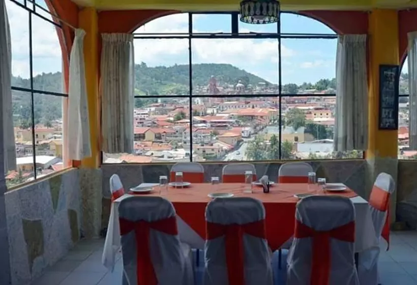 ホテル And Restaurant Los Arcos