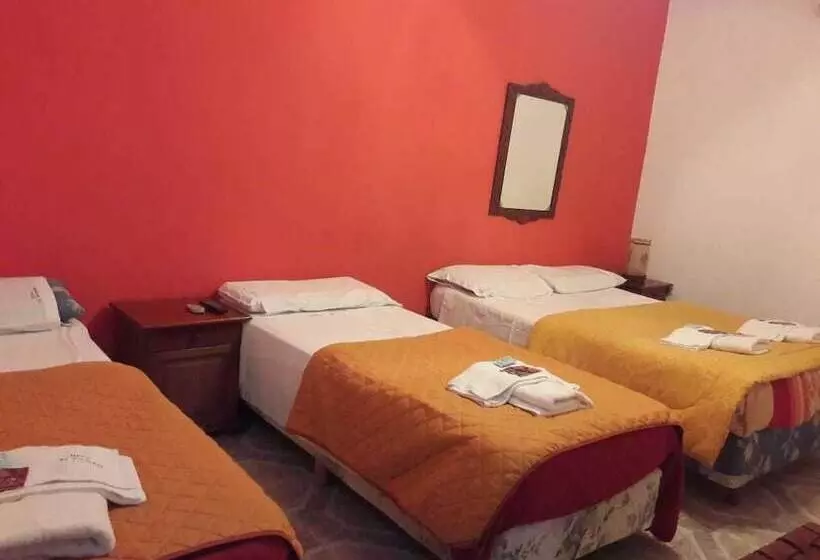 Hotelli Cabañas Y Hostal Las Marias