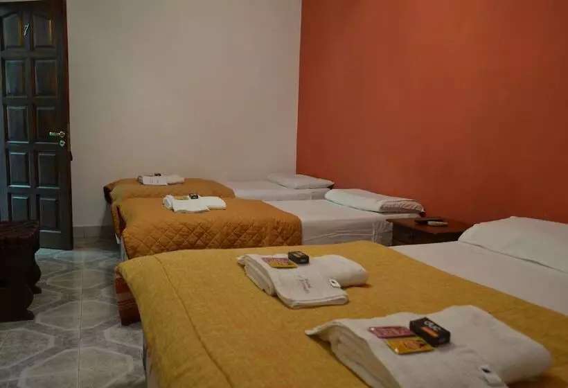 Hotelli Cabañas Y Hostal Las Marias