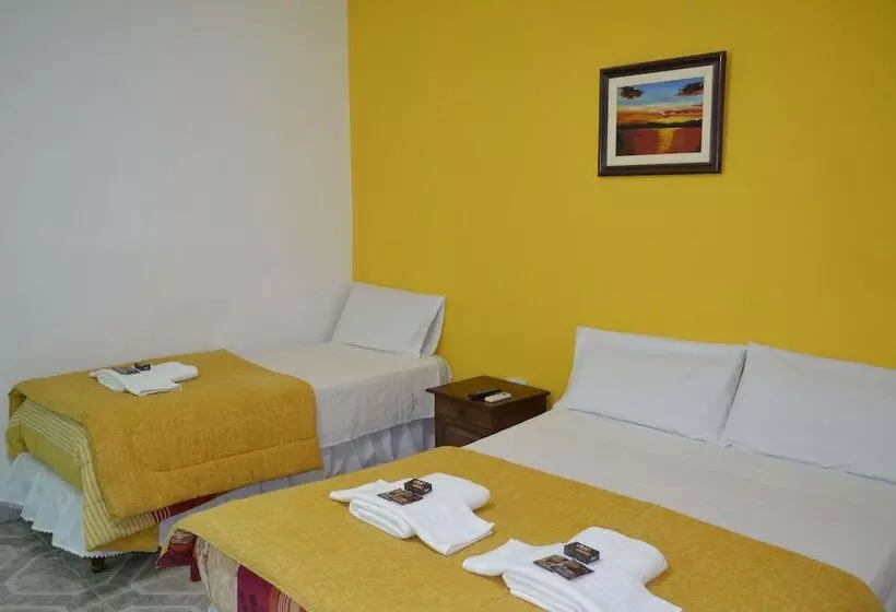 Hotelli Cabañas Y Hostal Las Marias