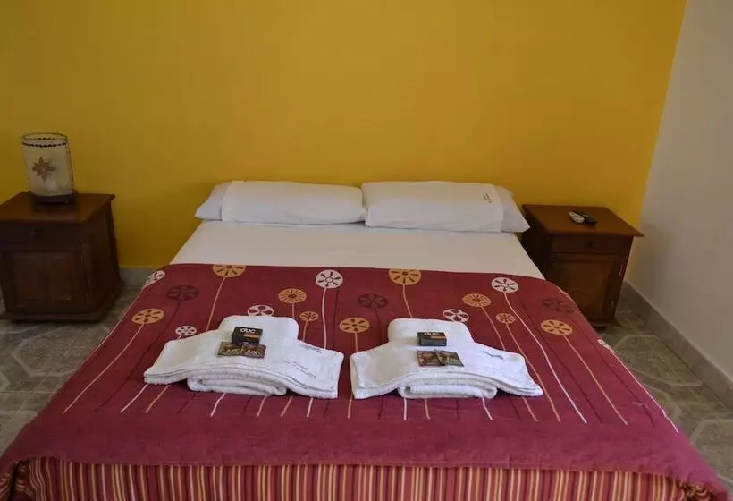 Hotelli Cabañas Y Hostal Las Marias