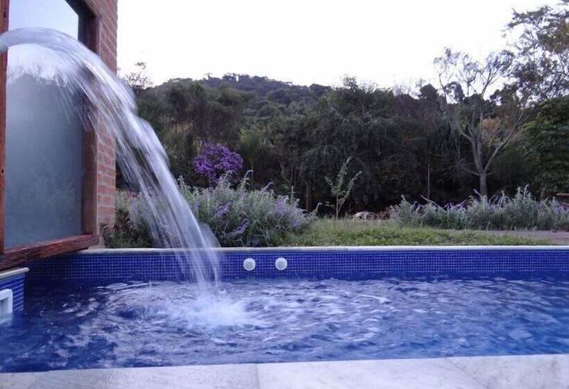 ホテル Canto Da Lua Chalés E Apiário